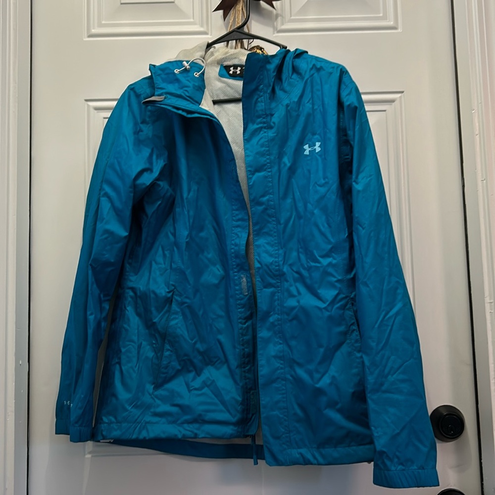 Women’s Under Armour jacket size Mesium